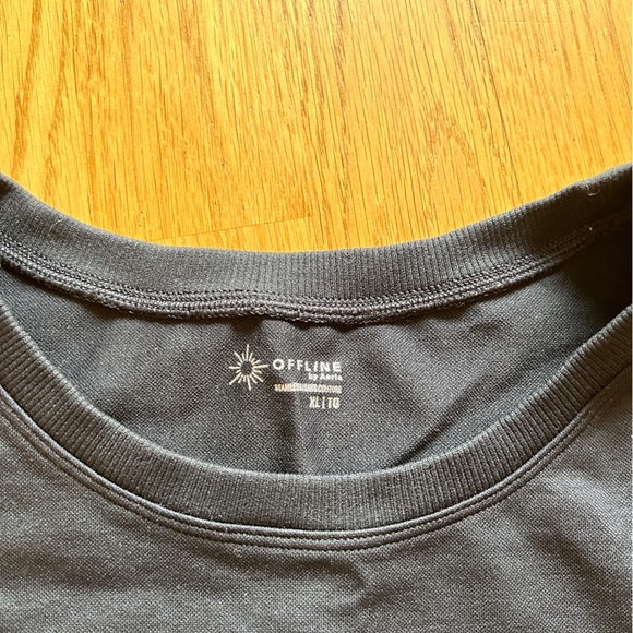 Black Aerie long sleeve cropped top - Picture 2 of 6